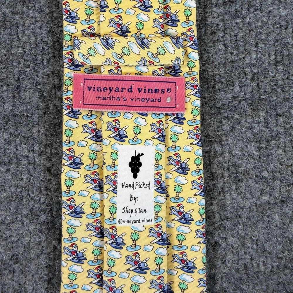 Vineyard Vines Mens Yellow Silk Tie Santa Seaplane Tropical Christmas #3384